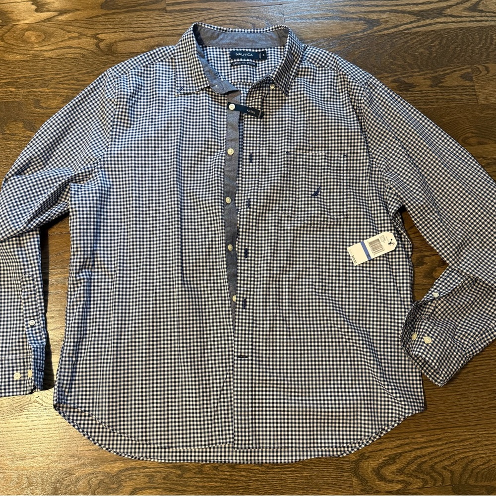 Men’s Nautica button up shirt. NWT